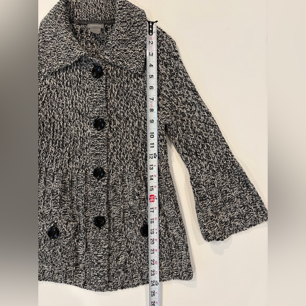 Ann Taylor Chunky Bell Sleeve Knit 98% Cotton Cardigan Black Gray White Stretchy - Picture 2 of 13